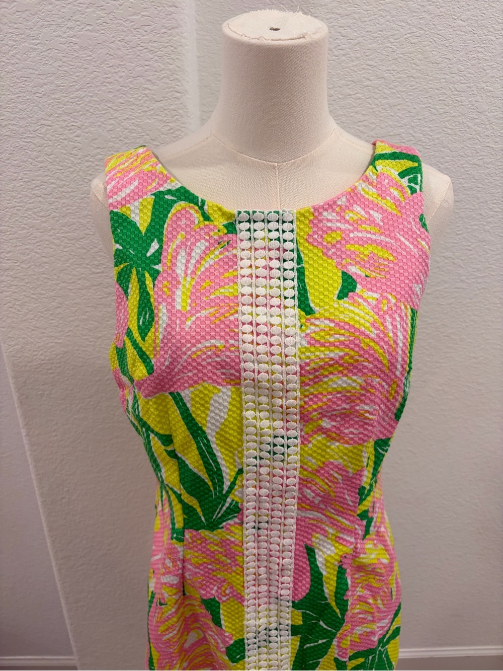 Lilly Pulitzer Target Collab sleeveless Floral Shift Dress in Pink & Green 12 - Picture 2 of 6